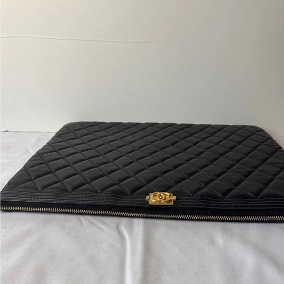 Chanel Boy O-Case clutch bag - Picture 3 of 8